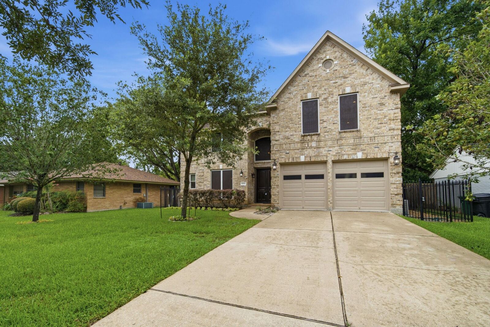 Property Photo: 11211 Greenwillow Street TX 77035
