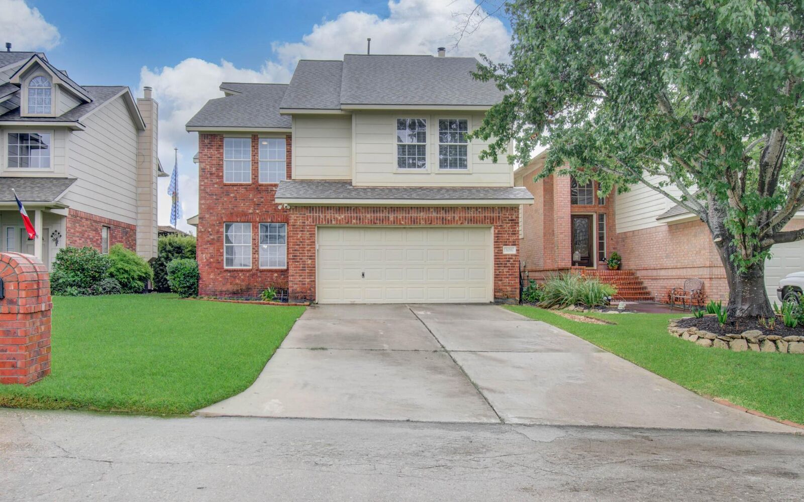 Property Photo:  108 April Cove  TX 77356 