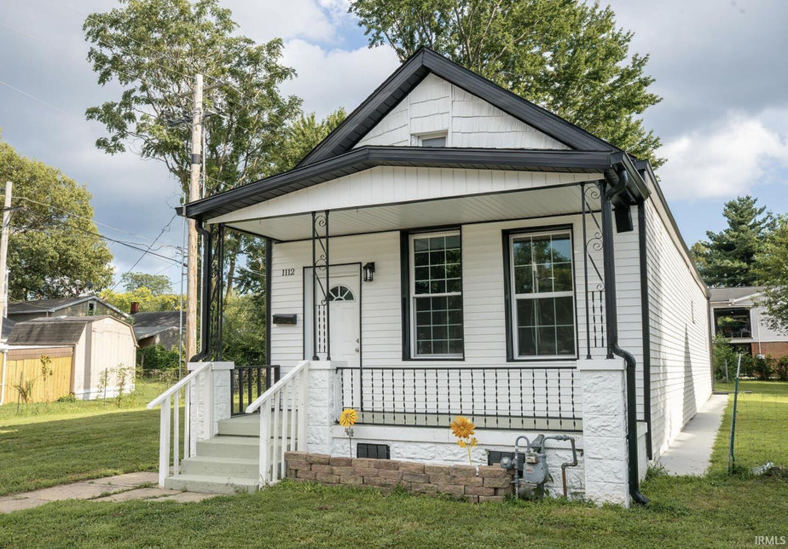 Property Photo:  1112 W Iowa Street  IN 47711 