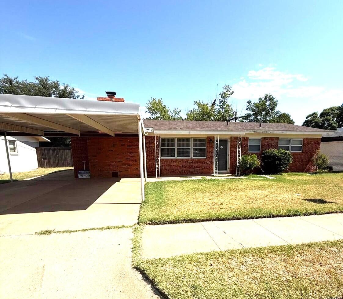 Property Photo: 715 6th Place TX 79329