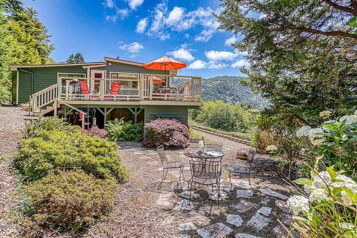 Property Photo: 355 Horizon Hill Road OR 97498