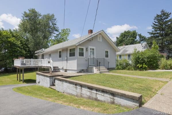 Property Photo:  8 Murray Avenue  NY 10924 