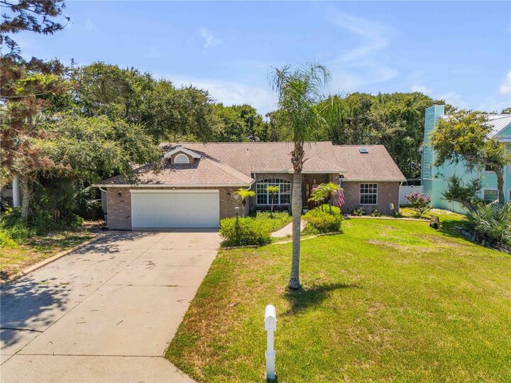 Property Photo:  815 E 7th Avenue  FL 32169 