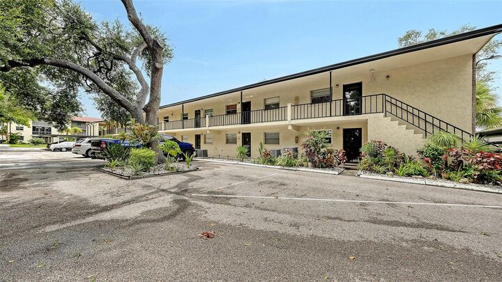 Property Photo:  2260 Stickney Point Road 324  FL 34231 