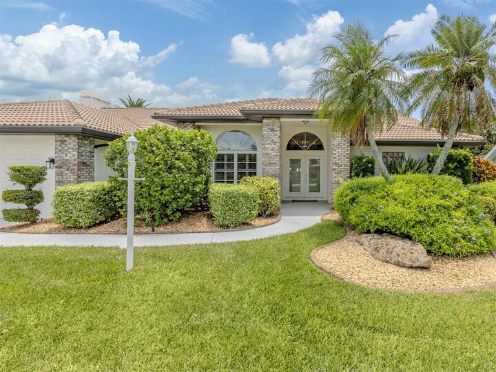 Property Photo:  1428 Gleneagles Drive  FL 34292 
