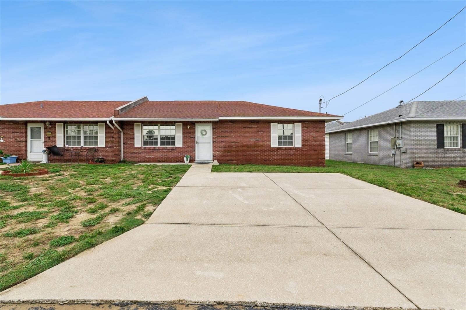 Property Photo: 1433 Thousand Roses Avenue W FL 33853