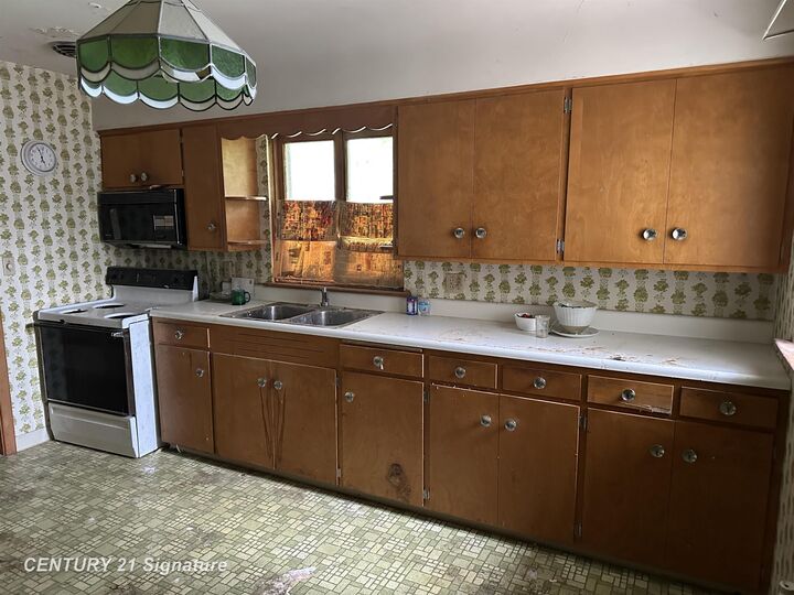 Property Photo: 2587 Kuhlman Drive MI 48603