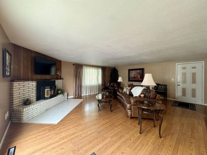 Property Photo:  2816 SW 1st Ave  ND 58701 