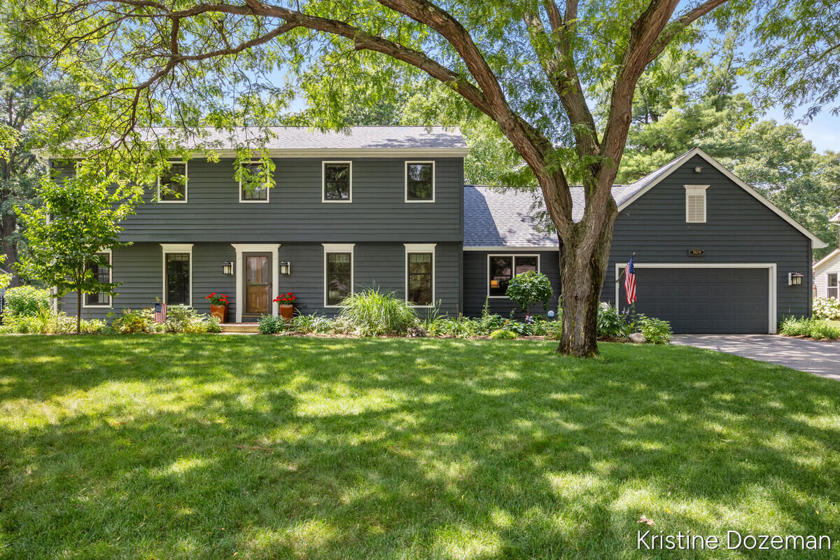 Property Photo:  7679 Candlewood Drive SE  MI 49301 