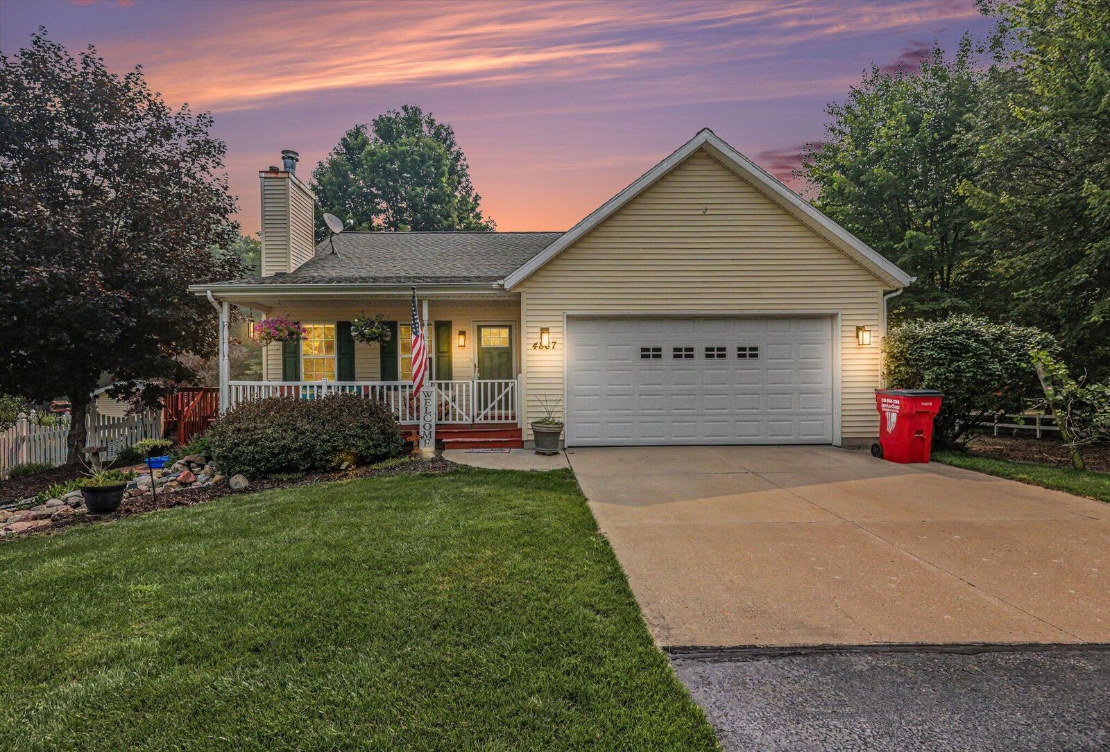 Property Photo: 4887 W Jack Pine Drive MI 49327