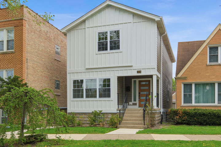 Property Photo: 6707 W Imlay Street IL 60631
