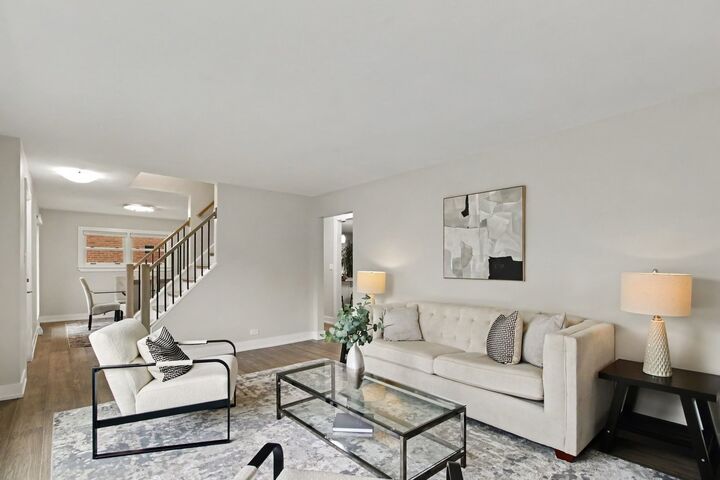 Property Photo:  538 N Broadway Avenue  IL 60068 