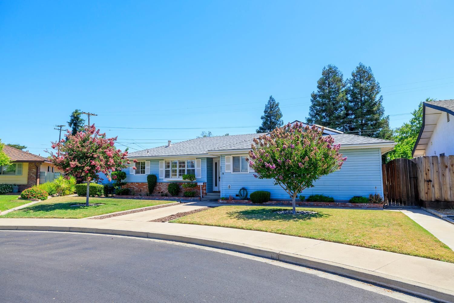 Property Photo: 1240 Linn Court CA 95380