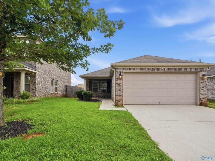 Property Photo:  121 Pitts Griffin Drive  AL 35756 