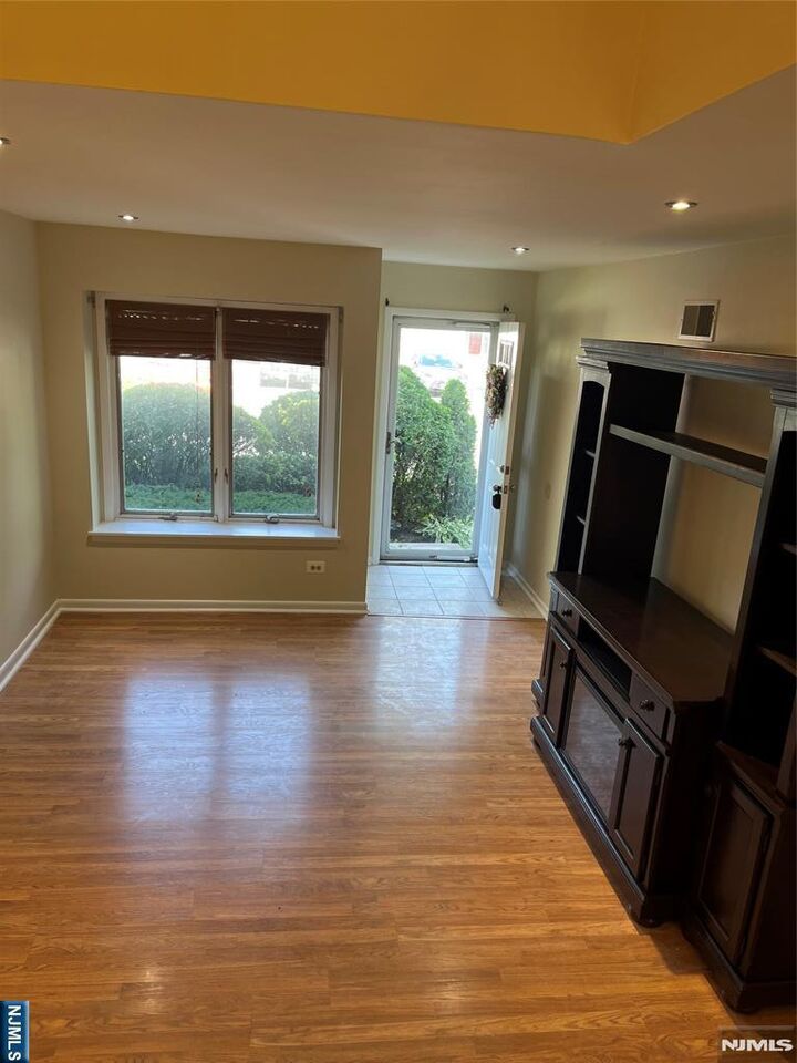 Property Photo:  7-22 Cross Meadows  NJ 07410 