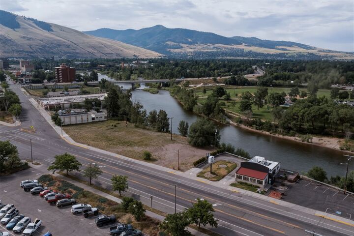 Property Photo: 601 W Broadway Street MT 59802