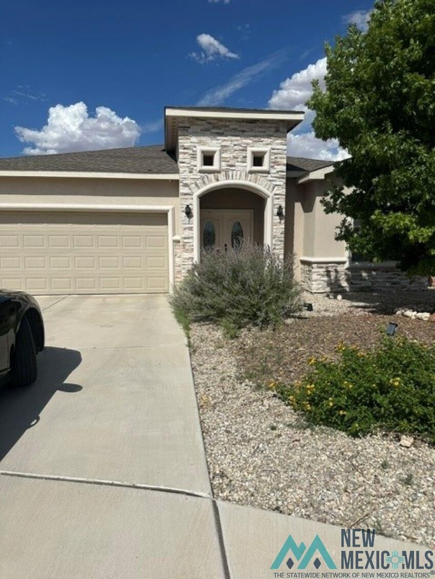 Property Photo:  1022 Chitalpa Court  NM 88220 
