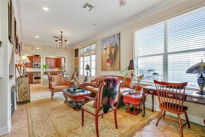 Property Photo: 910 Touro Street 4 LA 70116