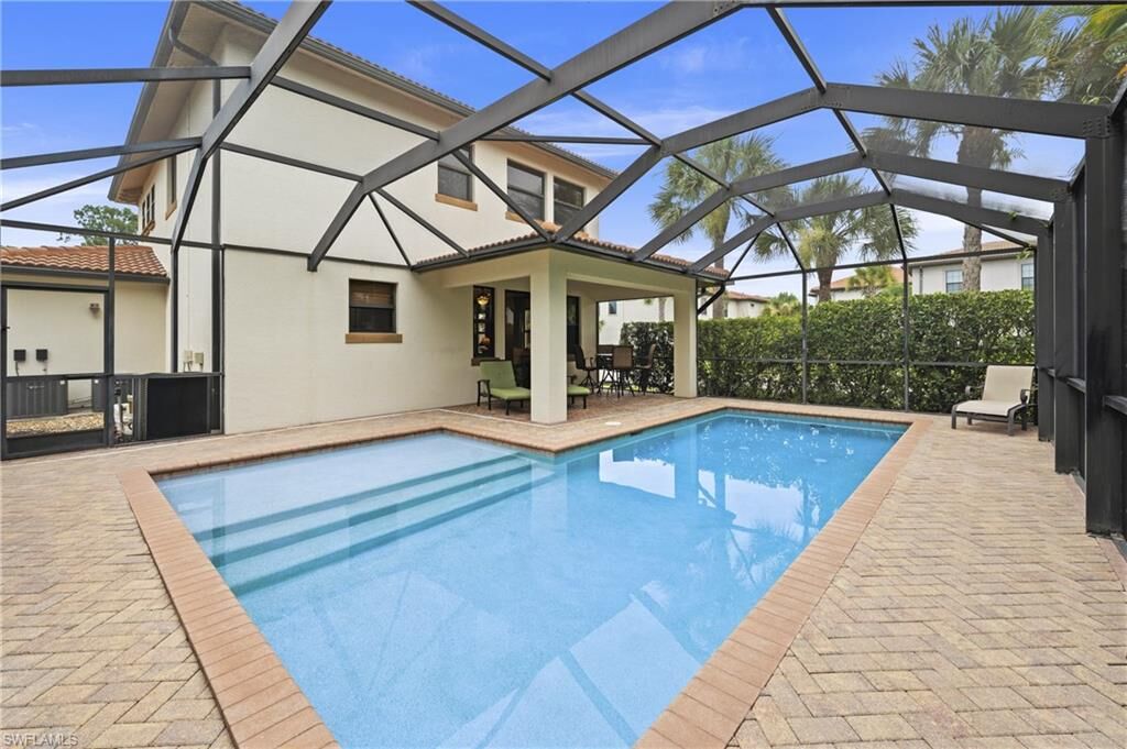 Property Photo: 1224 Manado Dr FL 34113