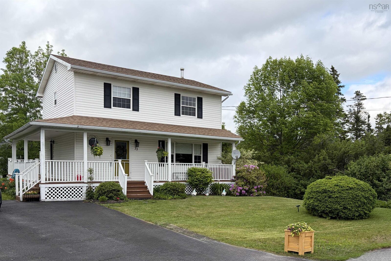 Property Photo: 33 Crockett Court NS B2G 2Y2