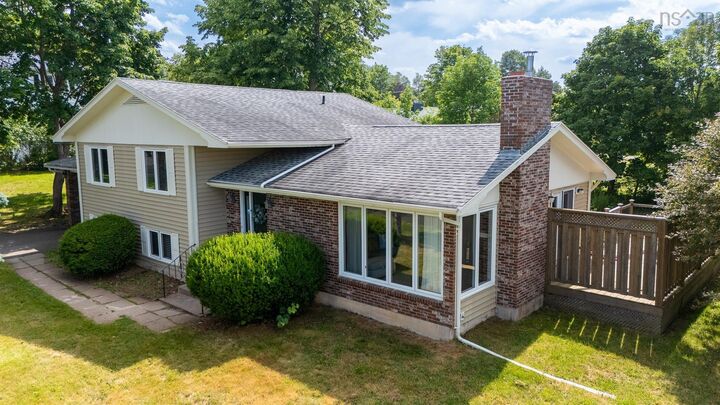 20 Grandview Drive — photo 1