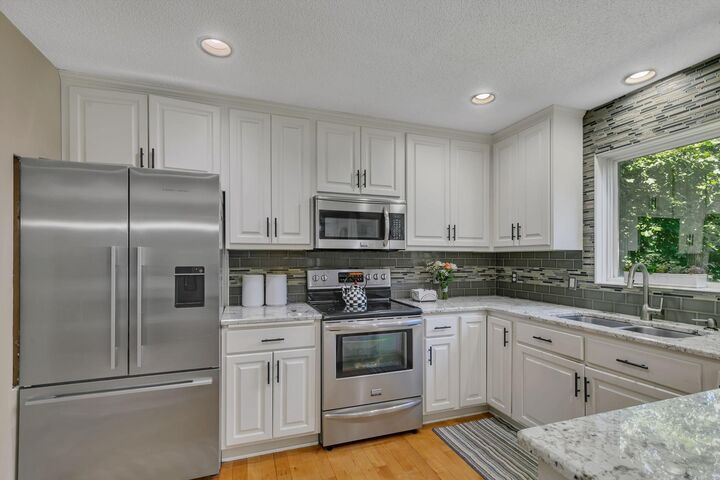 Property Photo: 14000 Parkview Drive MN 55308