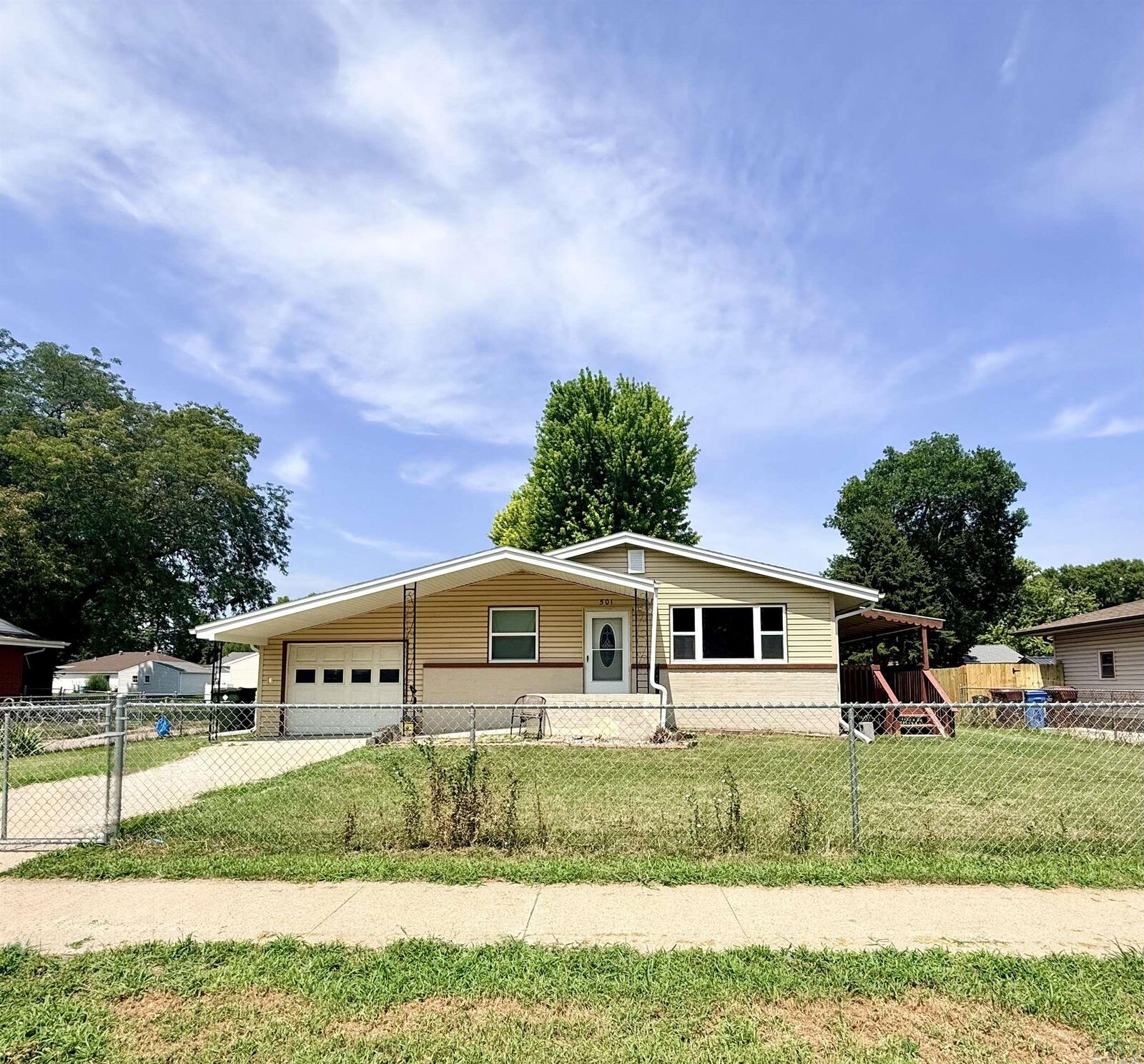 Property Photo:  501 E 31st St.  IA 68776 
