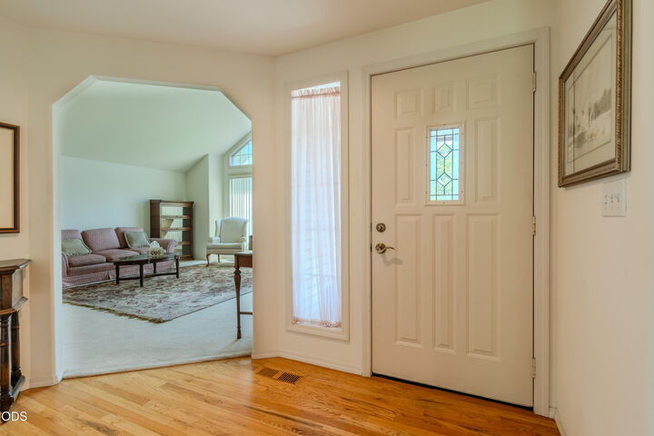 Property Photo: 1829 Garden Drive OR 97504