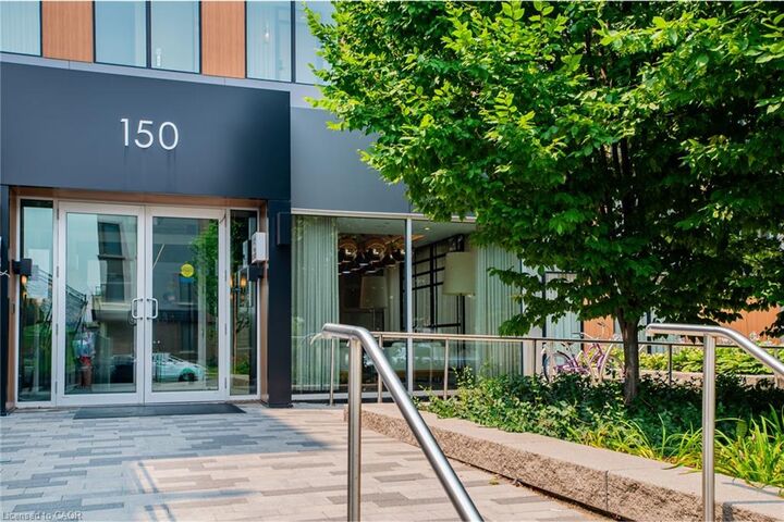Property Photo: 150 Sabina Drive E 304 ON L6H 0W6