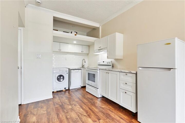 Property Photo: 363 Barton Street E 1 ON L8L 2X8