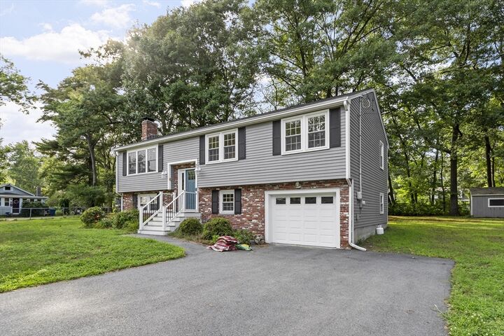 Property Photo:  25 Glenwood Rd  MA 01876 