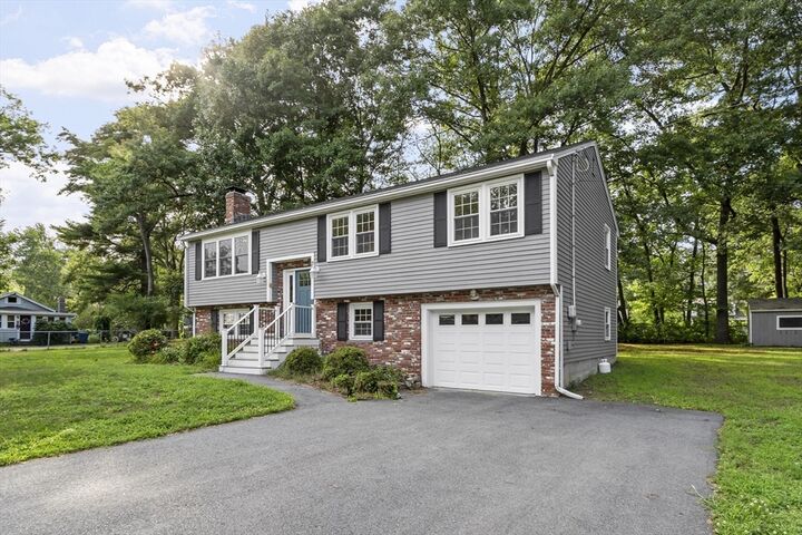 Property Photo:  25 Glenwood Rd  MA 01876 