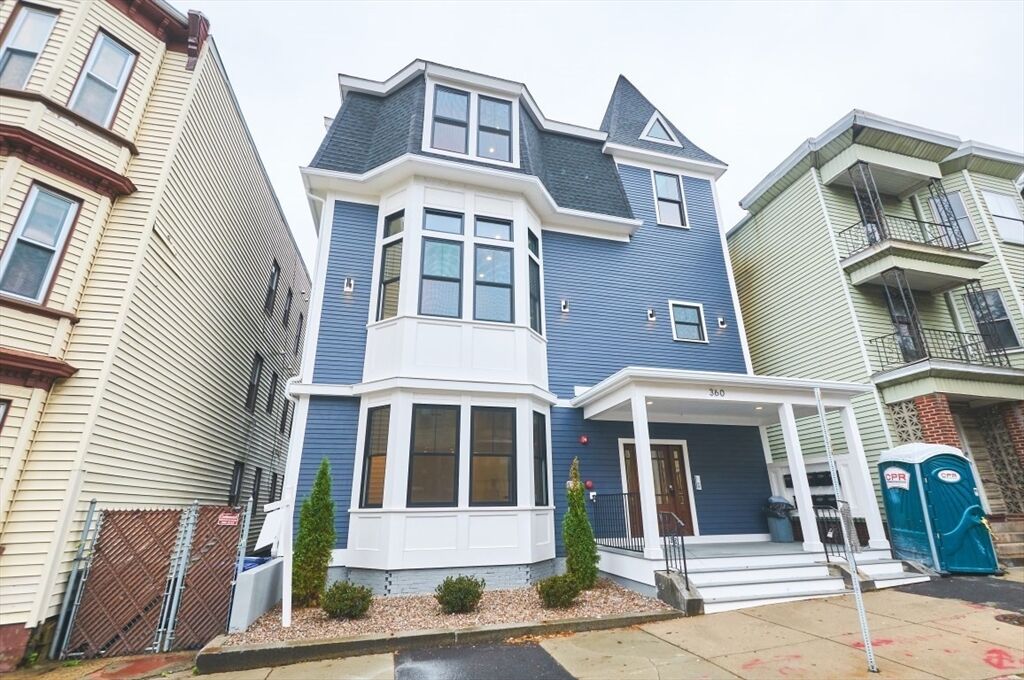 Property Photo: 360 Meridian St 5 MA 02128