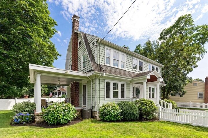 Property Photo:  11 Beach St  MA 01801 