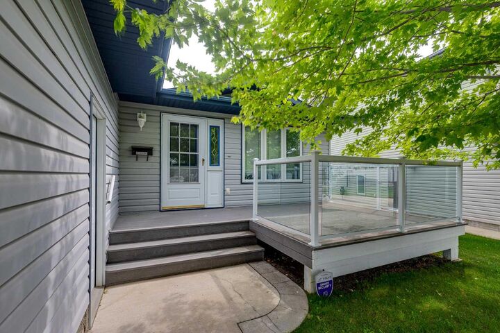 Property Photo: 82 Ruttan Close AB T4P 3T2