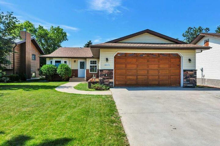 Property Photo: 5217 46 Avenue AB T0C 2J0