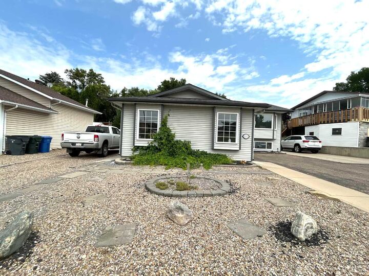 Property Photo:  1332 17 Street SE  AB T1A 2A8 