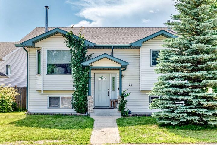 Property Photo: 78 Drummond Avenue AB T4R 3A5