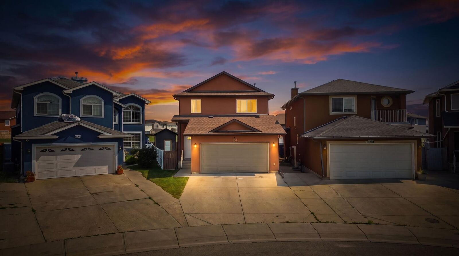Property Photo: 125 Tarawood Place NE AB T3J 5B4