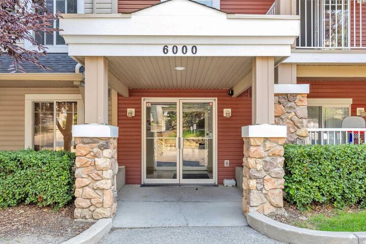 Property Photo:  70 Panamount Drive NW 6307  AB T3K 6G7 