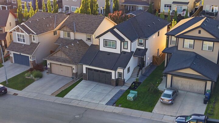 Property Photo: 92 Heritage Hill AB T4C 0L4
