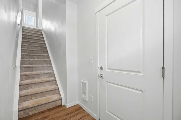 Property Photo: 355 Nolancrest Heights NW 611 AB T3R 0Z9