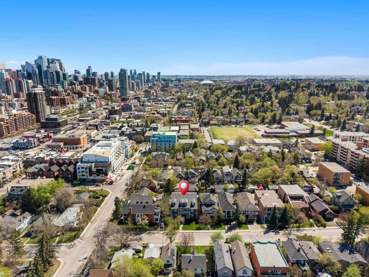 Property Photo: 2110 15 Street SW 7 AB T2T 3Y8