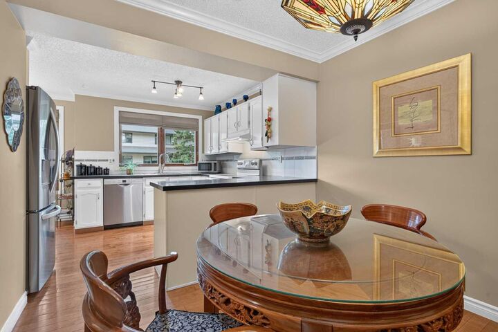 Property Photo: 140 Point Drive NW 12 AB T3B 4W3