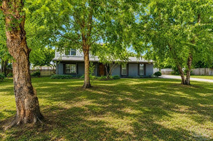 Property Photo: 6099 Schofield Dr FL 32506