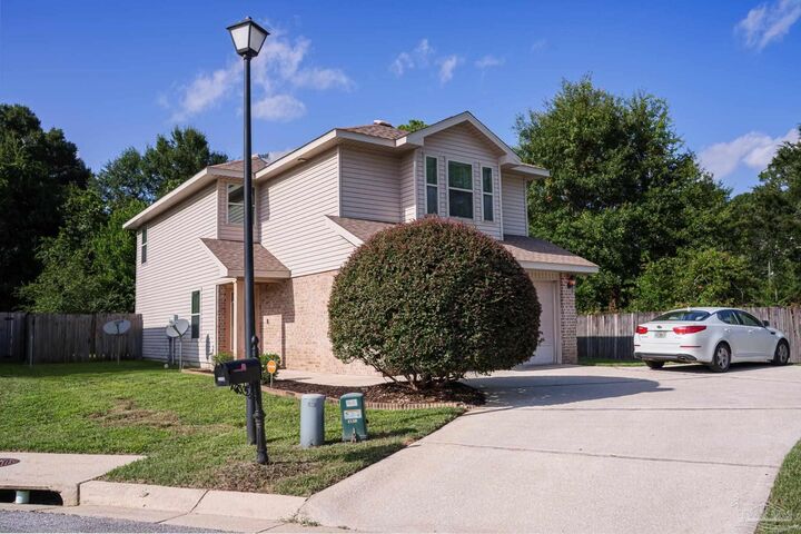 Property Photo: 1174 Wetherby Rd FL 32534