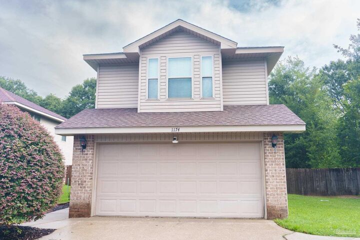 Property Photo: 1174 Wetherby Rd FL 32534
