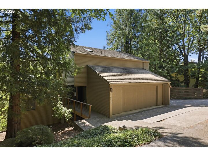 Property Photo:  7024 SW Canyon Dr  OR 97225 