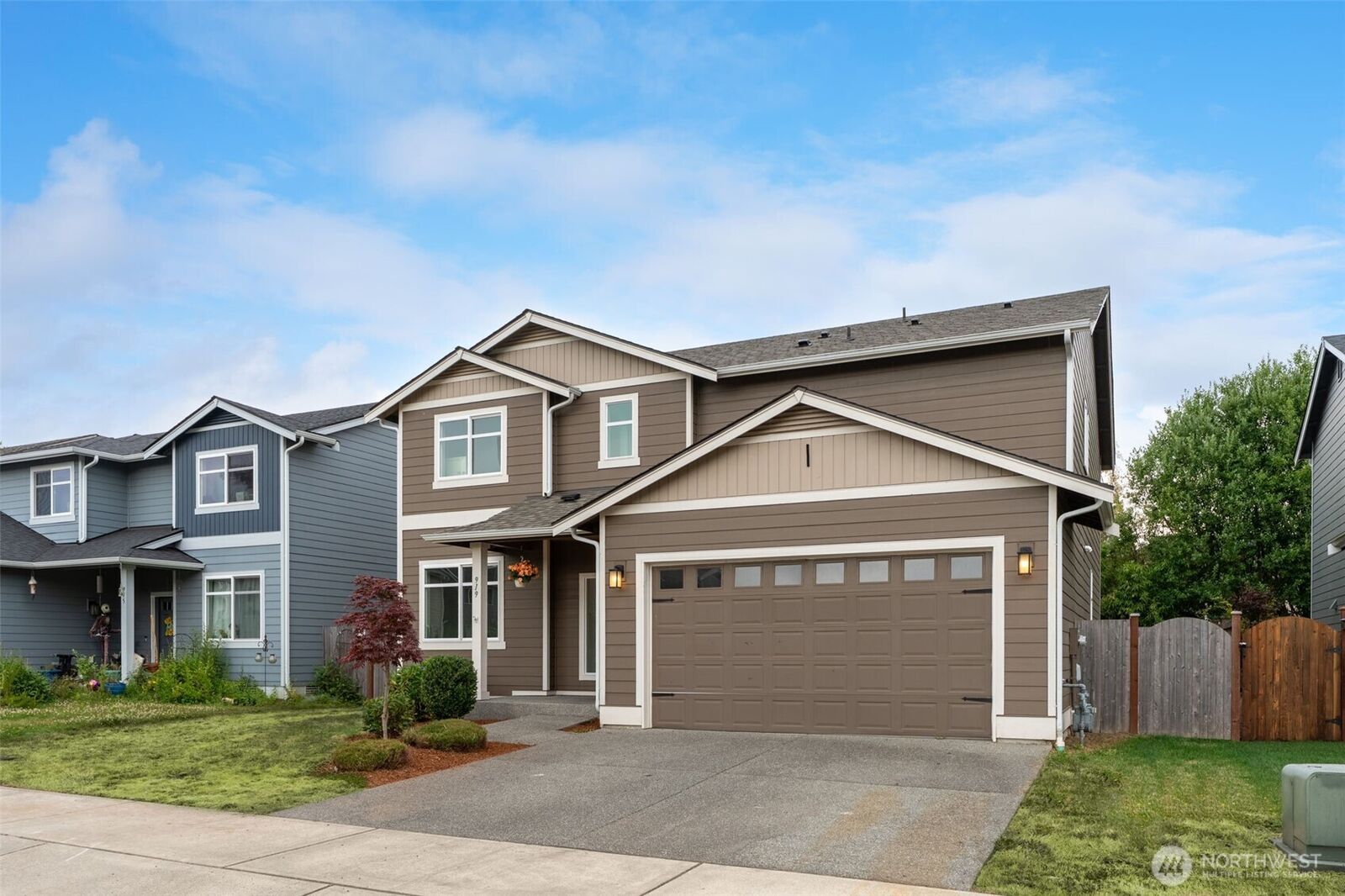 Property Photo:  919  Joan Drive  WA 98294 