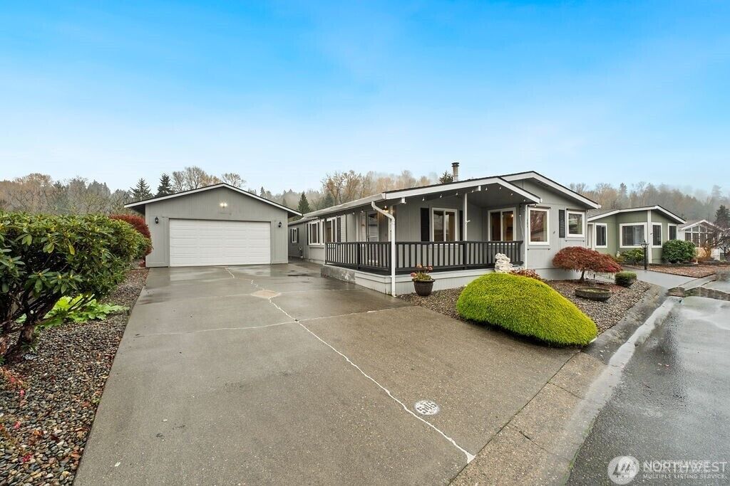 Property Photo:  1402  22nd Street NE 546  WA 98002 